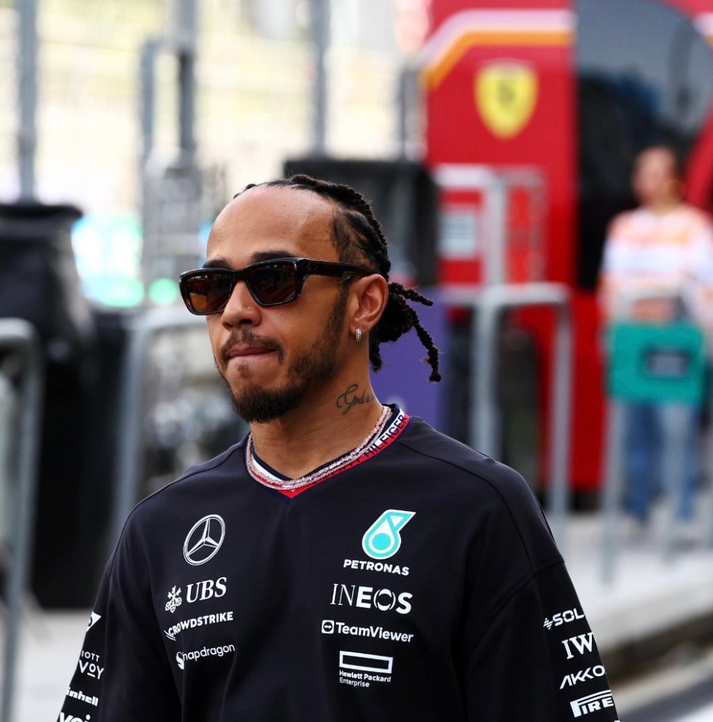 Lewis Hamilton, fuera del Gran Premio de Australia tras una falla de motor