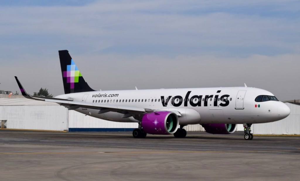 Desalojan vuelo de Volaris en Aeropuerto de Toluca por reporte de objeto extraño; viajaban 110 personas