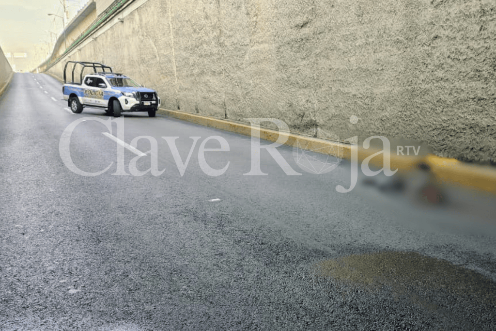 Hallan a hombre sin vida bajo puente de Tecnológico y Las Torres, en Metepec; investigan la caída