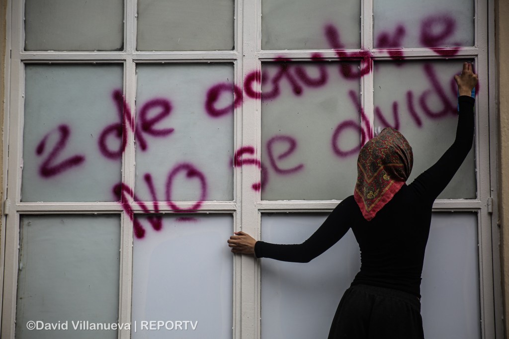 Estudiantes vuelven a las calles de Toluca por el 2 de octubre